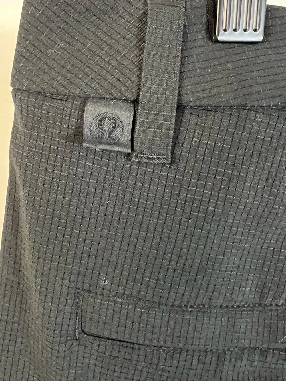 Lululemon Commission Mens Black Grid Pattern Classic Slim Fit Casual Trousers 32